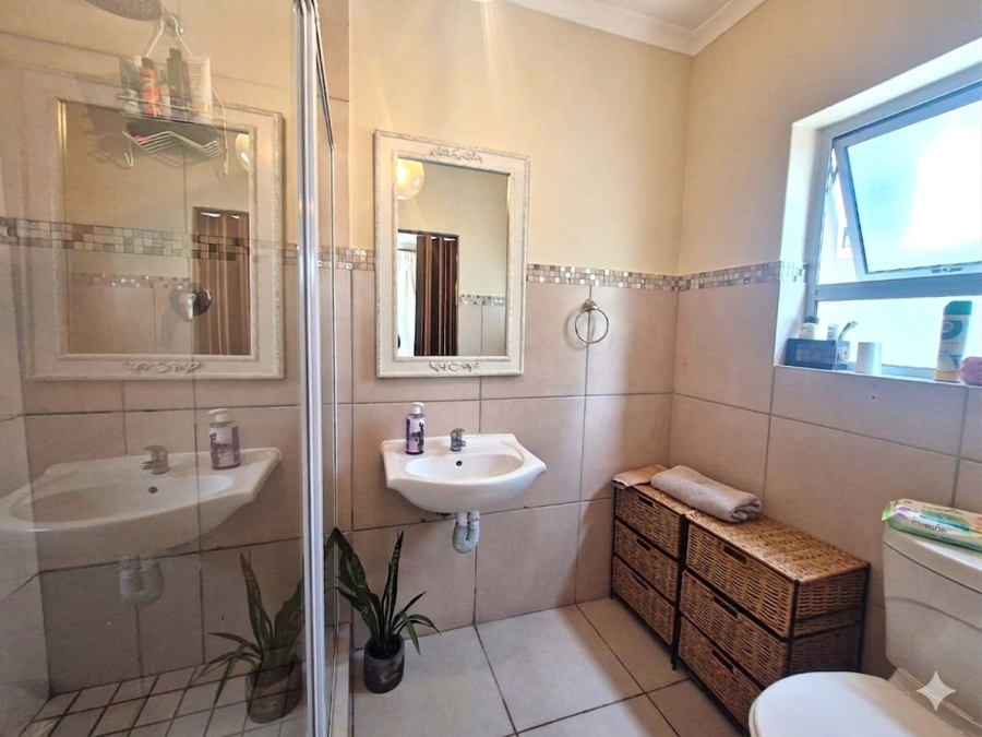 To Let 3 Bedroom Property for Rent in Avalon Estate Western Cape